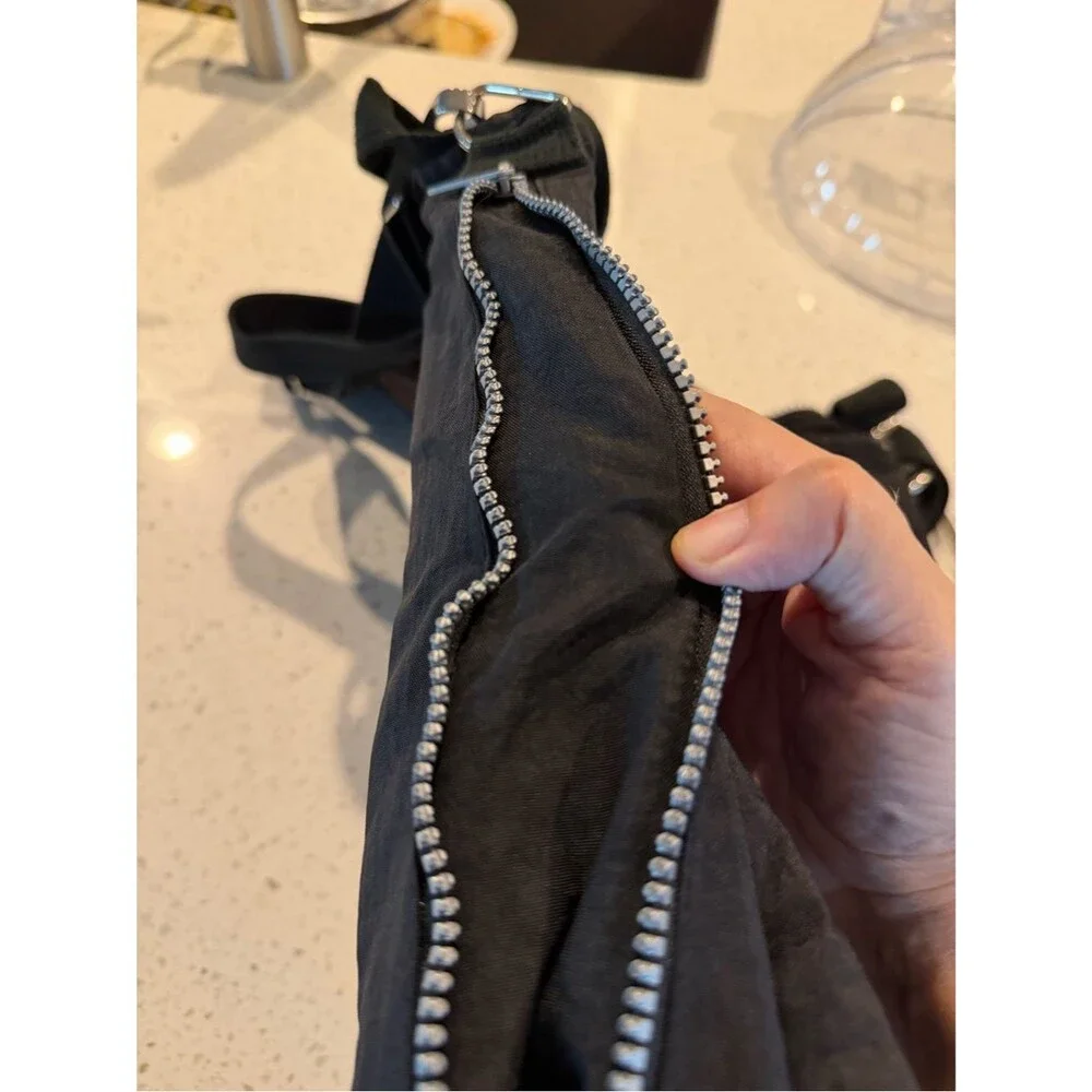 Unbranded practical black